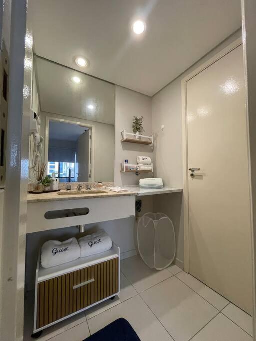 Flat Moema Com Varanda,lazer,servicos E Vaga São Paulo