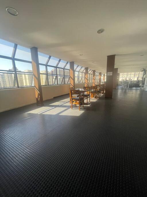 Apartamento Flat Moema Com Varanda,lazer,servicos E Vaga *