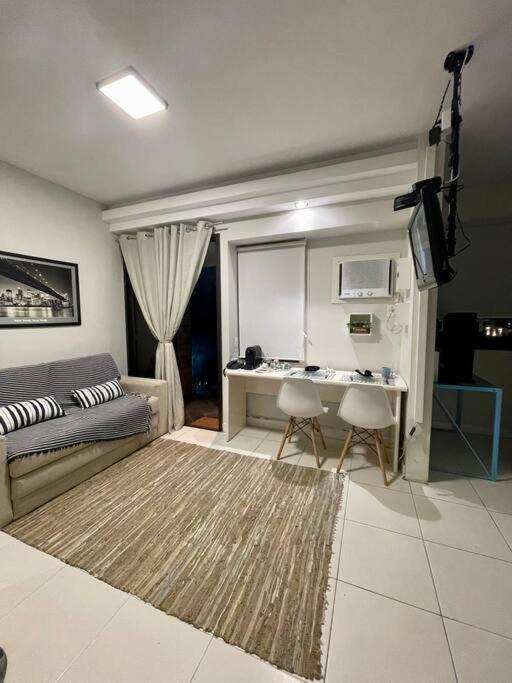 Flat Moema Com Varanda,lazer,servicos E Vaga Apartamento *