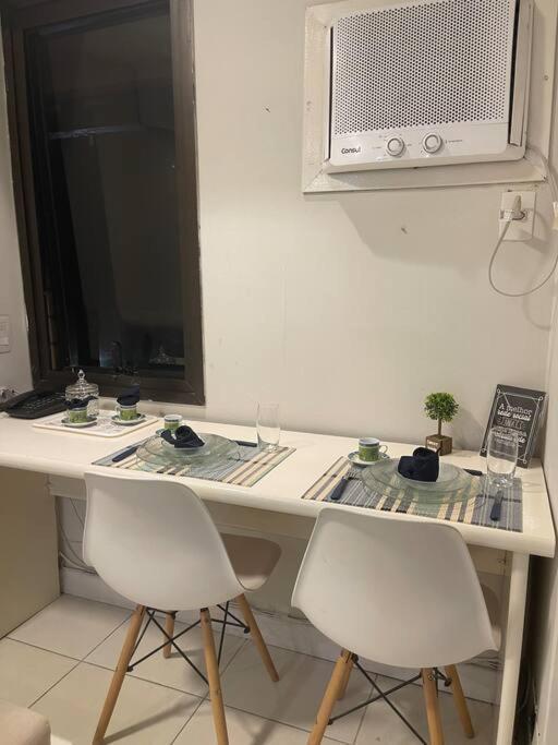 Flat Moema Com Varanda,lazer,servicos E Vaga Apartamento *